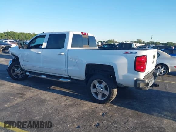 ✅ 2017 Chevrolet Silverado 2500HD LT • VIN: 1GC1KVEG8HF128707 • Lot: 41795885. Listed on IAAI with 192,048 mi. Free auction sales archive from the USA and detailed vehicle history report at DreamBid. Image 3.