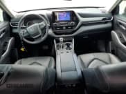 ✅ 2024 Toyota Highlander LE • VIN: 5TDKDRAH3RS546937 • Лот: 61207005. Опубликован ранее на Copart с пробегом 18 342 миль. Бесплатный доступ к архиву аукционных продаж из США и подробный отчёт об истории автомобиля на DreamBid. Изображение 8.