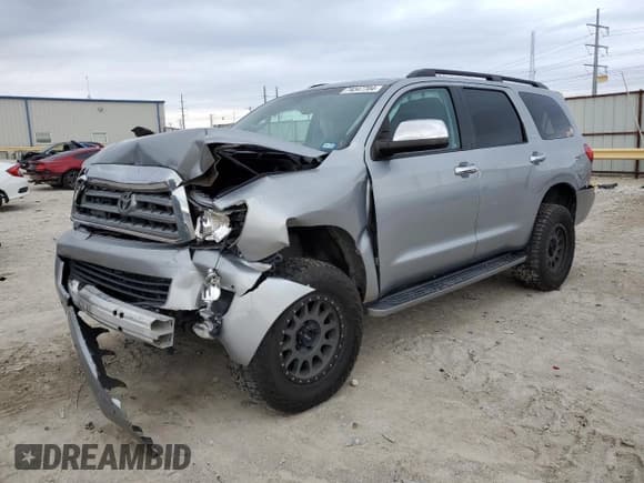 ✅ 2015 Toyota Sequoia Limited • VIN: 5TDJW5G17FS112959 • Lot: 79347704. Listed on Copart with 117,920 mi. Free auction sales archive from the USA and detailed vehicle history report at DreamBid. Image 1.