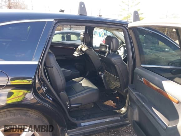 ✅ 2011 Mercedes-Benz R 350 • VIN: 4JGCB6FE1BA130049 • Lot: 41402227. Listed on IAAI with 155,557 mi. Free auction sales archive from the USA and detailed vehicle history report at DreamBid. Image 8.