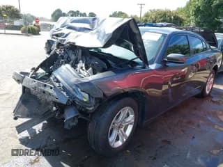 ✅ 2022 Dodge Charger SXT • VIN: 2C3CDXBG3NH264096 • Lot: 43098830. Wystawiony na IAAI z przebiegiem Nie podano. Bezpłatny archiwum sprzedaży aukcyjnych z USA i szczegółowy raport historii pojazdu na DreamBid. Zdjęcie 6.