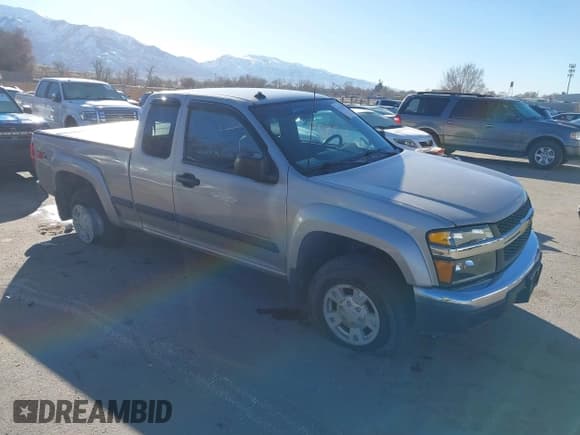 ✅ 2004 Chevrolet Colorado LS Z71 • VIN: 1GCDT196448133938 • Lot: 41647829. Wystawiony na IAAI z przebiegiem 196 530 mil. Bezpłatny archiwum sprzedaży aukcyjnych z USA i szczegółowy raport historii pojazdu na DreamBid. Zdjęcie 1.