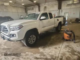 ✅ 2017 Toyota Tacoma SR5 • VIN: 5TFSZ5AN6HX114450 • Lot: 85323665. Listed on Copart with 225,437 mi. Free auction sales archive from the USA and detailed vehicle history report at DreamBid. Image 1.