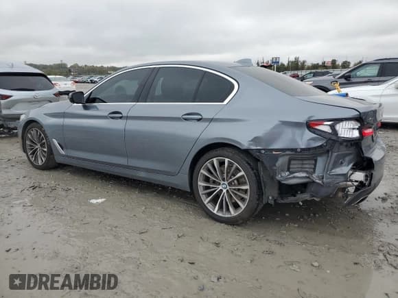 ✅ 2021 BMW 5 Series 530i xDrive • VIN: WBA13BJ02MCG04773 • Лот: 89896005. Опубликован ранее на Copart с пробегом 61 636 миль. Бесплатный доступ к архиву аукционных продаж из США и подробный отчёт об истории автомобиля на DreamBid. Изображение 2.