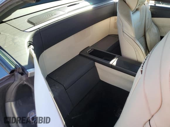 ✅ 2019 Mercedes-Benz SL 550 • VIN: WDDJK7DAXKF055166 • Lot: 82319004. Wystawiony na Copart z przebiegiem 61 282 mil. Bezpłatny archiwum sprzedaży aukcyjnych z USA i szczegółowy raport historii pojazdu na DreamBid. Zdjęcie 10.