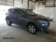 ✅ 2015 Toyota RAV4 XLE • VIN: JTMRFREV0FJ039950 • Lot: 91377845. Wystawiony na Copart z przebiegiem 121 906 mil. Bezpłatny archiwum sprzedaży aukcyjnych z USA i szczegółowy raport historii pojazdu na DreamBid. Zdjęcie 4.