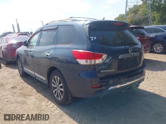 ✅ 2013 Nissan Pathfinder SV • VIN: 5N1AR2MM3DC683900 • Lot: 43204375. Listed on IAAI with 180,429 mi. Free auction sales archive from the USA and detailed vehicle history report at DreamBid. Image 3.