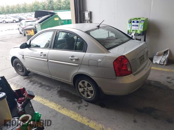 ✅ 2007 Hyundai Accent GLS • VIN: KMHCN46C87U088804 • Лот: 40425051. Опубликован ранее на IAAI с пробегом 158 509 миль. Бесплатный доступ к архиву аукционных продаж из США и подробный отчёт об истории автомобиля на DreamBid. Изображение 3.
