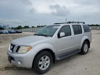 ✅ 2008 Nissan Pathfinder S • VIN: 5N1AR18B98C649467 • Lot: 89882435. Wystawiony na Copart z przebiegiem 225 546 mil. Bezpłatny archiwum sprzedaży aukcyjnych z USA i szczegółowy raport historii pojazdu na DreamBid. Zdjęcie 1.
