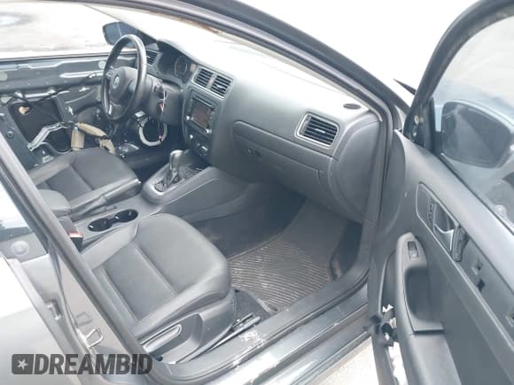 ✅ 2012 Volkswagen Jetta SE • VIN: 3VWDX7AJ7CM400634 • Lot: 43318276. Listed on IAAI with 94,984 mi. Free auction sales archive from the USA and detailed vehicle history report at DreamBid. Image 5.