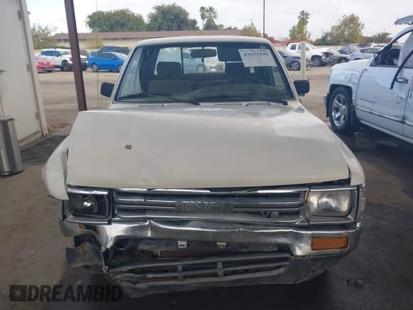✅ 1990 Toyota Pickup • VIN: JT4VN93D3L5007980 • Lot: 43633290. Listed on IAAI with 252,185 mi. Free auction sales archive from the USA and detailed vehicle history report at DreamBid. Image 12.