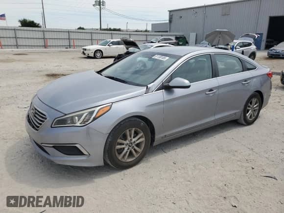 2017 Hyundai Sonata SE with VIN 5NPE24AF8HH589839, listed as a Copart auction lot 81138105 with 105,933 mi miles and Salvage title. Bid and sale history available at DreamBid. Image 1.