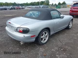 ✅ 2000 Mazda MX-5 Miata • VIN: JM1NB3531Y0151252 • Lot: 42959975. Wystawiony na IAAI z przebiegiem 140 145 mil. Bezpłatny archiwum sprzedaży aukcyjnych z USA i szczegółowy raport historii pojazdu na DreamBid. Zdjęcie 4.