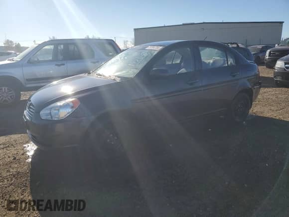 2010 Hyundai Accent GL z VIN KMHCN4BC7AU444981, wystawiony jako Copart lot #73704734 z przebiegiem 188 622 mil mil oraz Szkoda całkowita • Salvage title. Historia ofert i sprzedaży dostępna na DreamBid. Obrazek 1.