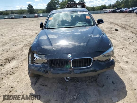 ✅ 2017 BMW 3 Series 320i • VIN: WBA8A9C57HK619705 • Lot: 84240775. Wystawiony na Copart z przebiegiem 63 709 mil. Bezpłatny archiwum sprzedaży aukcyjnych z USA i szczegółowy raport historii pojazdu na DreamBid. Zdjęcie 5.