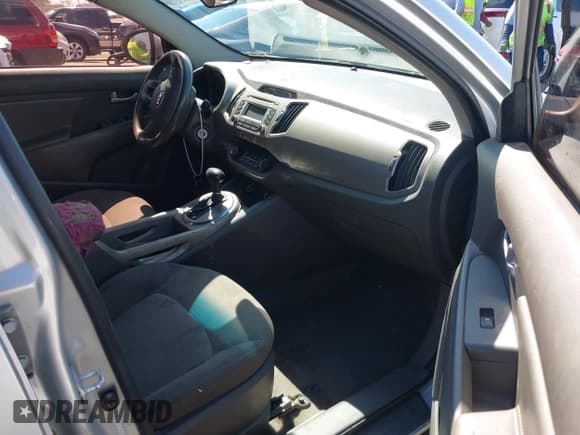 ✅ 2014 Kia Sportage LX • VIN: KNDPB3AC3E7555204 • Lot: 43001697. Wystawiony na IAAI z przebiegiem 140 566 mil. Bezpłatny archiwum sprzedaży aukcyjnych z USA i szczegółowy raport historii pojazdu na DreamBid. Zdjęcie 5.