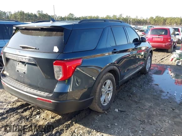 ✅ 2022 Ford Explorer XLT • VIN: 1FMSK7DH8NGB75800 • Lot: 41581992. Wystawiony na IAAI z przebiegiem 26 692 mil. Bezpłatny archiwum sprzedaży aukcyjnych z USA i szczegółowy raport historii pojazdu na DreamBid. Zdjęcie 4.