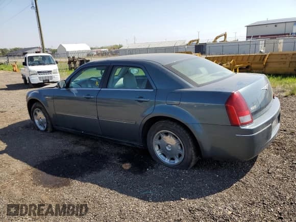 ✅ 2005 Chrysler 300 Touring • VIN: 2C3JA53G45H538571 • Lot: 69816495. Listed on Copart with 146,873 mi. Free auction sales archive from the USA and detailed vehicle history report at DreamBid. Image 2.