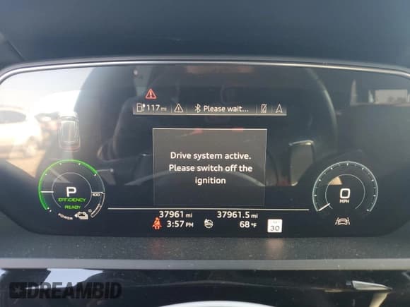 ✅ 2019 Audi e-tron Prestige • VIN: WA1VAAGE7KB025148 • Лот: 85916685. Опубликован ранее на Copart с пробегом 37 961 миль. Бесплатный доступ к архиву аукционных продаж из США и подробный отчёт об истории автомобиля на DreamBid. Изображение 9.