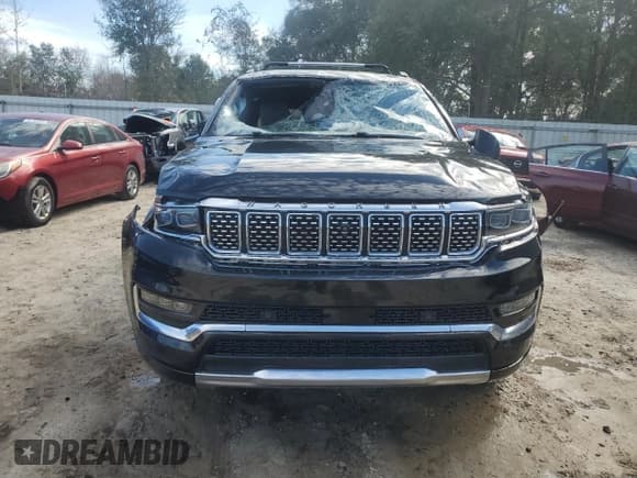 ✅ 2022 Jeep Grand Wagoneer Series II • VIN: 1C4SJVFJXNS116207 • Lot: 44948945. Wystawiony na Copart z przebiegiem 26 382 mil. Bezpłatny archiwum sprzedaży aukcyjnych z USA i szczegółowy raport historii pojazdu na DreamBid. Zdjęcie 5.