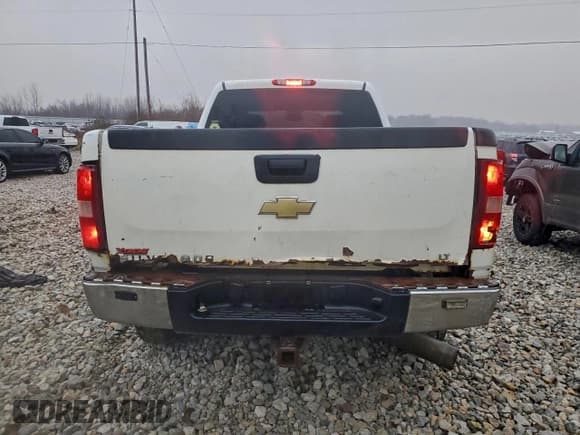 ✅ 2007 Chevrolet Silverado 2500HD 2LT • VIN: 1GCHK23617F538187 • Lot: 93531755. Wystawiony na Copart z przebiegiem 323 641 mil. Bezpłatny archiwum sprzedaży aukcyjnych z USA i szczegółowy raport historii pojazdu na DreamBid. Zdjęcie 6.