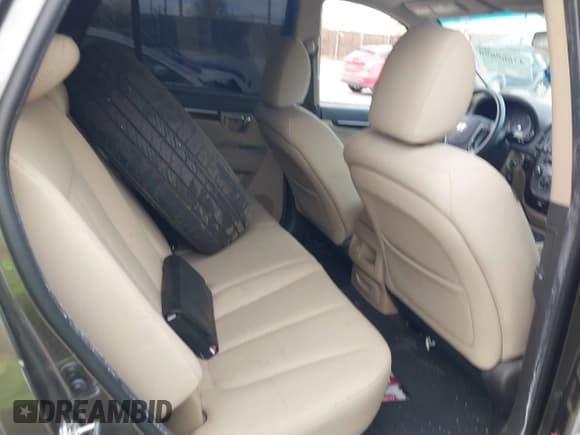 ✅ 2012 Hyundai Santa Fe GLS • VIN: 5XYZG3AB6CG142145 • Лот: 43669690. Опубликован ранее на IAAI с пробегом 229 720 миль. Бесплатный доступ к архиву аукционных продаж из США и подробный отчёт об истории автомобиля на DreamBid. Изображение 8.