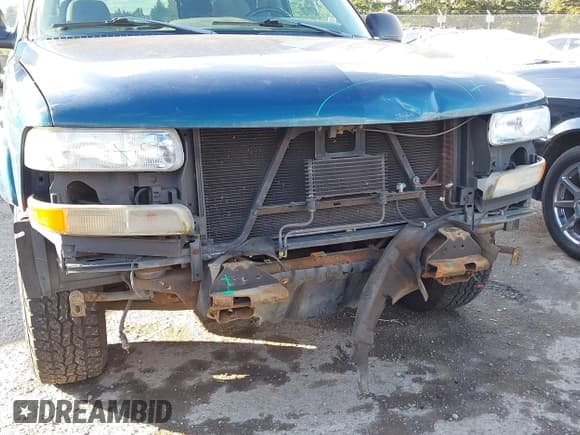 ✅ 2005 Chevrolet Tahoe Z71 • VIN: 1GNEK13T15R206742 • Lot: 43752035. Listed on IAAI with 129,704 mi. Free auction sales archive from the USA and detailed vehicle history report at DreamBid. Image 6.