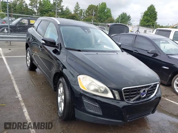 ✅ 2013 Volvo XC60 3.2L • VIN: YV4940DL2D2411343 • Lot: 42456221. Listed on IAAI with 151,177 mi. Free auction sales archive from the USA and detailed vehicle history report at DreamBid. Image 1.