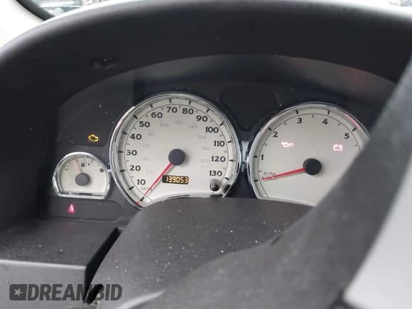 ✅ 2006 Saturn VUE • VIN: 5GZCZ63406S894128 • Lot: 41608871. Wystawiony na IAAI z przebiegiem 139 053 mil. Bezpłatny archiwum sprzedaży aukcyjnych z USA i szczegółowy raport historii pojazdu na DreamBid. Zdjęcie 7.