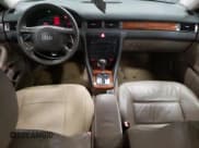 ✅ 2000 Audi A6 • VIN: WAUED54B2YN051241 • Lot: 47402425. Wystawiony na Copart z przebiegiem 180 376 mil. Bezpłatny archiwum sprzedaży aukcyjnych z USA i szczegółowy raport historii pojazdu na DreamBid. Zdjęcie 8.