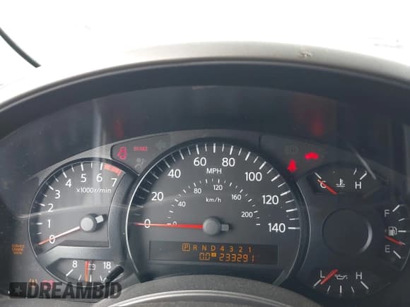 ✅ 2006 Nissan Titan XE • VIN: 1N6AA07AX6N510848 • Lot: 42047909. Wystawiony na IAAI z przebiegiem 233 291 mil. Bezpłatny archiwum sprzedaży aukcyjnych z USA i szczegółowy raport historii pojazdu na DreamBid. Zdjęcie 7.