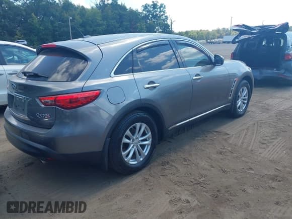 ✅ 2017 Infiniti QX70 • VIN: JN8CS1MW3HM415348 • Lot: 43117674. Wystawiony na IAAI z przebiegiem 141 838 mil. Bezpłatny archiwum sprzedaży aukcyjnych z USA i szczegółowy raport historii pojazdu na DreamBid. Zdjęcie 4.