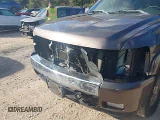 2007 Chevrolet Silverado 1500 1LT z VIN 2GCEK19J571650524, wystawiony jako IAAI lot #43556007 z przebiegiem 271 024 mil mil oraz . Historia ofert i sprzedaży dostępna na DreamBid. Obrazek 6.