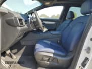 ✅ 2025 VinFast VF 8 Plus • VIN: RLLV1AFA4SH009559 • Lot: 85125915. Wystawiony na Copart z przebiegiem 13 176 mil. Bezpłatny archiwum sprzedaży aukcyjnych z USA i szczegółowy raport historii pojazdu na DreamBid. Zdjęcie 7.