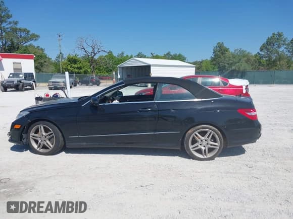 ✅ 2013 Mercedes-Benz E 550 • VIN: WDDKK7DF6DF213408 • Lot: 41975064. Listed on IAAI with 27,698 mi. Free auction sales archive from the USA and detailed vehicle history report at DreamBid. Image 14.