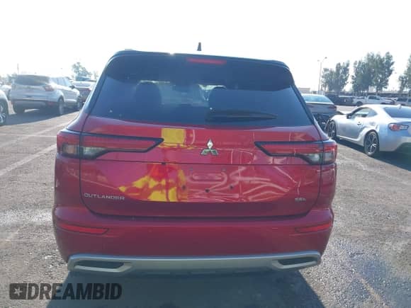 2023 Mitsubishi Outlander SEL с VIN JA4J3VA83PZ013077, выставлен на аукционе IAAI как лот 42940980 с пробегом 26 555 миль миль и . История ставок и продаж доступна на DreamBid. Изображение 17.