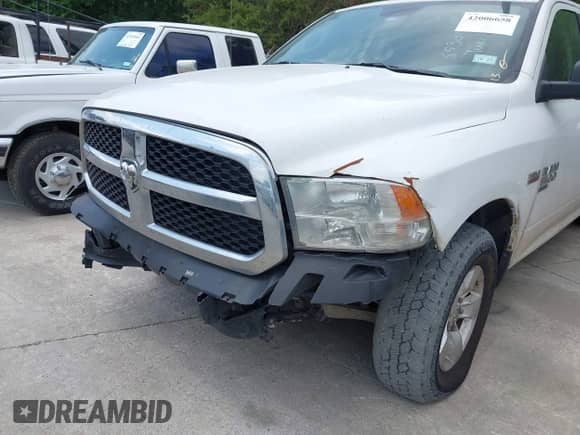 2019 Ram 1500 Big Horn z VIN 1C6RR6TT1KS593811, wystawiony jako IAAI lot #42006658 z przebiegiem 169 121 mil mil oraz . Historia ofert i sprzedaży dostępna na DreamBid. Obrazek 6.