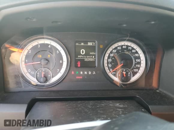 ✅ 2023 Ram 1500 Tradesman • VIN: 1C6RR6FG3PS520087 • Lot: 73085414. Wystawiony na Copart z przebiegiem 38 259 mil. Bezpłatny archiwum sprzedaży aukcyjnych z USA i szczegółowy raport historii pojazdu na DreamBid. Zdjęcie 9.