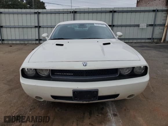 ✅ 2010 Dodge Challenger SE • VIN: 2B3CJ4DV3AH166602 • Lot: 85507205. Wystawiony na Copart z przebiegiem 152 107 mil. Bezpłatny archiwum sprzedaży aukcyjnych z USA i szczegółowy raport historii pojazdu na DreamBid. Zdjęcie 5.