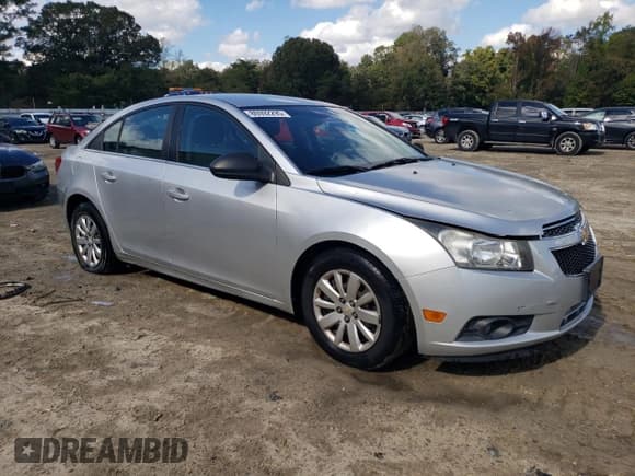 ✅ 2011 Chevrolet Cruze LS • VIN: 1G1PC5SH6B7240534 • Lot: 86092295. Wystawiony na Copart z przebiegiem 118 708 mil. Bezpłatny archiwum sprzedaży aukcyjnych z USA i szczegółowy raport historii pojazdu na DreamBid. Zdjęcie 4.