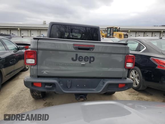 ✅ 2022 Jeep Gladiator Willys • VIN: 1C6HJTAG8NL107002 • Lot: 85138204. Wystawiony na Copart z przebiegiem 69 166 mil. Bezpłatny archiwum sprzedaży aukcyjnych z USA i szczegółowy raport historii pojazdu na DreamBid. Zdjęcie 6.