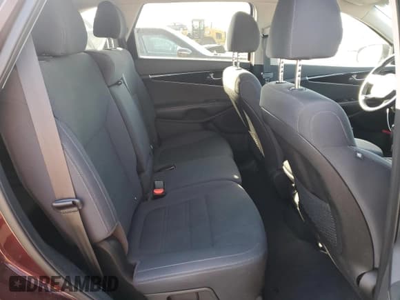 ✅ 2019 Kia Sorento LX • VIN: 5XYPG4A32KG590225 • Lot: 90308515. Wystawiony na Copart z przebiegiem 67 892 mil. Bezpłatny archiwum sprzedaży aukcyjnych z USA i szczegółowy raport historii pojazdu na DreamBid. Zdjęcie 11.