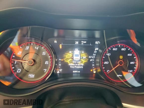 ✅ 2020 Dodge Charger SXT • VIN: 2C3CDXBG4LH208083 • Лот: 85157385. Опубликован ранее на Copart с пробегом 82 893 миль. Бесплатный доступ к архиву аукционных продаж из США и подробный отчёт об истории автомобиля на DreamBid. Изображение 9.