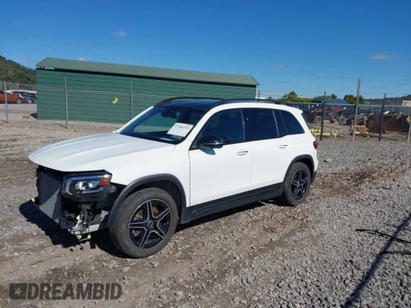 ✅ 2020 Mercedes-Benz GLB 250 • VIN: W1N4M4HB4LW014724 • Lot: 43366733. Wystawiony na IAAI z przebiegiem 46 285 mil. Bezpłatny archiwum sprzedaży aukcyjnych z USA i szczegółowy raport historii pojazdu na DreamBid. Zdjęcie 2.