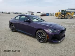 ✅ 2022 BMW 2 Series M240i xDrive • VIN: 3MW53CM08N8C61654 • Lot: 42562323. Wystawiony na Copart z przebiegiem Nie podano. Bezpłatny archiwum sprzedaży aukcyjnych z USA i szczegółowy raport historii pojazdu na DreamBid. Zdjęcie 4.