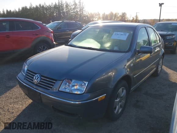 ✅ 2005 Volkswagen Jetta GLS • VIN: 3VWSK69M05M033318 • Lot: 43674659. Wystawiony na IAAI z przebiegiem 137 559 mil. Bezpłatny archiwum sprzedaży aukcyjnych z USA i szczegółowy raport historii pojazdu na DreamBid. Zdjęcie 2.