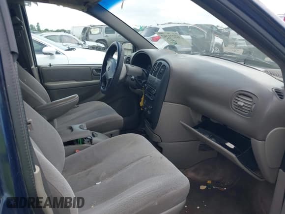 ✅ 2003 Dodge Caravan EX • VIN: 2D4GP74L53R270667 • Lot: 42271242. Listed on IAAI with 275,732 mi. Free auction sales archive from the USA and detailed vehicle history report at DreamBid. Image 5.