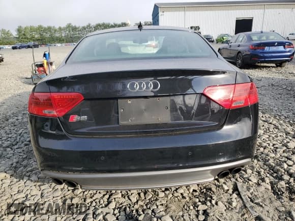 ✅ 2013 Audi S5 Premium Plus • VIN: WAUCGAFR3DA068214 • Lot: 69732035. Wystawiony na Copart z przebiegiem 132 734 mil. Bezpłatny archiwum sprzedaży aukcyjnych z USA i szczegółowy raport historii pojazdu na DreamBid. Zdjęcie 6.