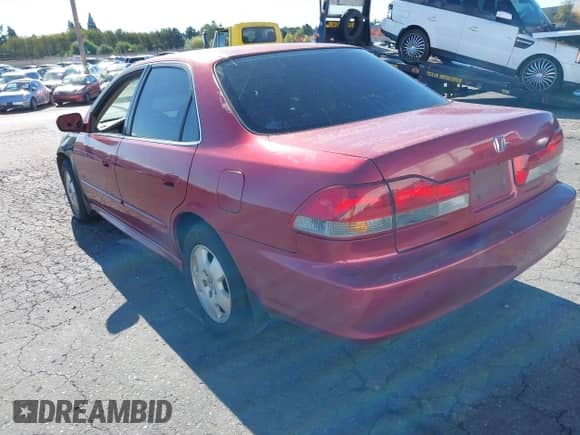 2002 Honda Accord EX с VIN 1HGCG16572A017619, выставлен на аукционе IAAI как лот 43426260 с пробегом 178 810 миль миль и . История ставок и продаж доступна на DreamBid. Изображение 3.