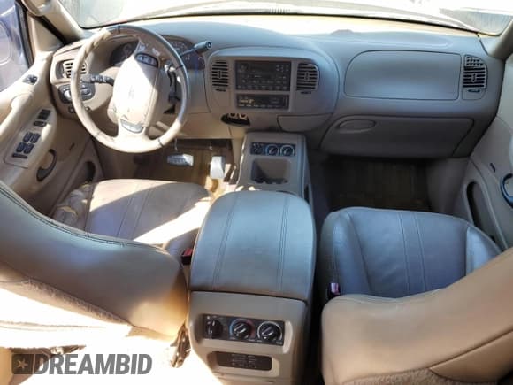 ✅ 2000 Ford Expedition Eddie Bauer • VIN: 1FMRU176XYLB63210 • Lot: 76551024. Wystawiony na Copart z przebiegiem Nie podano. Bezpłatny archiwum sprzedaży aukcyjnych z USA i szczegółowy raport historii pojazdu na DreamBid. Zdjęcie 8.